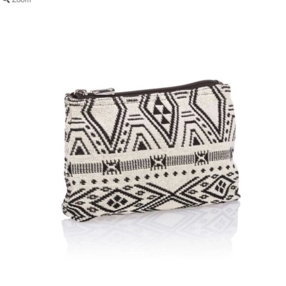 Thirty-One Reversible Pouch in Rio Weave - Picture 2 of 3